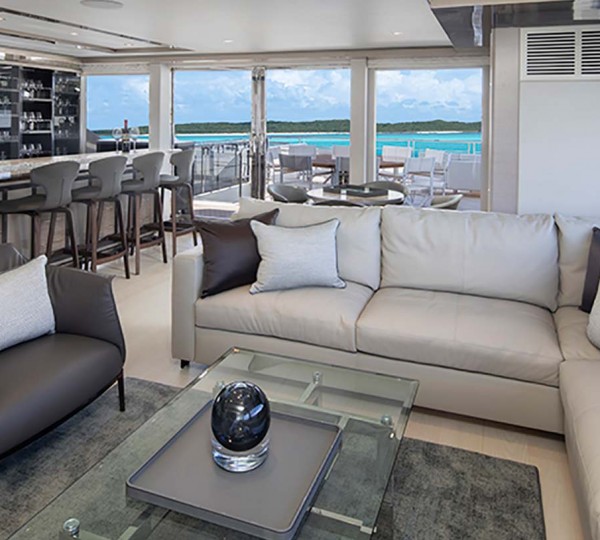 Yacht ZIGGY, Ocean Alexander 35R CHARTERWORLD Luxury Superyacht Charters